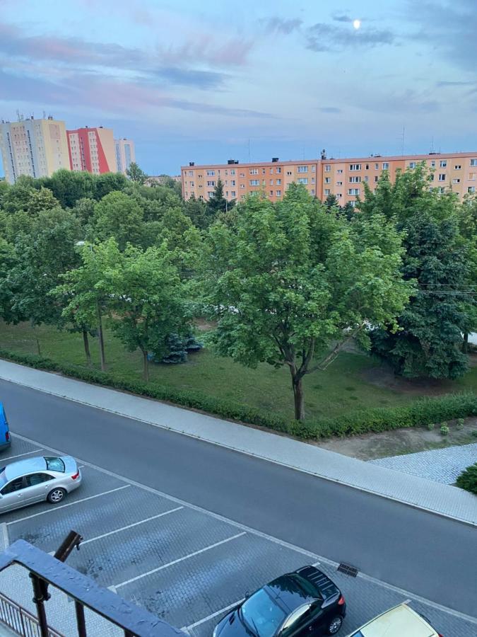 Przytulne Mieszkanie 2 Pokojowe Leszno  Bagian luar foto